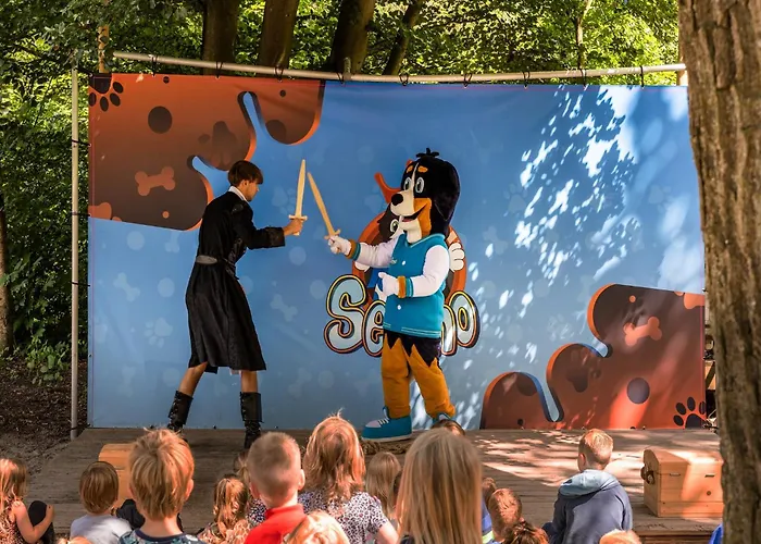 Dom wakacyjny Cozy Forest Retreat Near