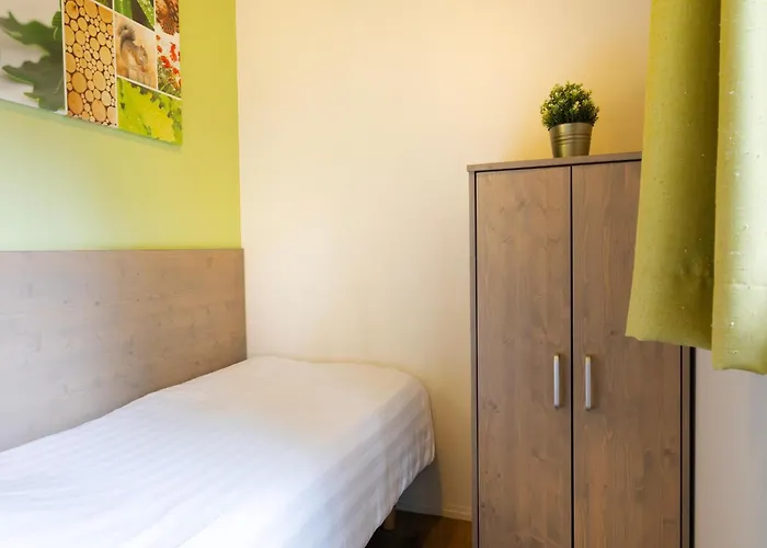 Cozy Forest Retreat Near